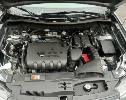 Сірий Міцубісі Аутлендер, об'ємом двигуна 2.4 л та пробігом 219 тис. км за 10800 $, фото 4 на Automoto.ua