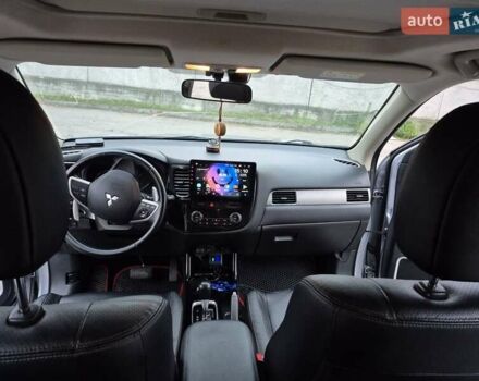 Сірий Міцубісі Аутлендер, об'ємом двигуна 2.36 л та пробігом 182 тис. км за 13600 $, фото 14 на Automoto.ua