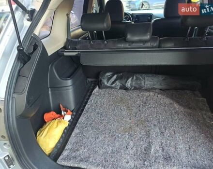 Серый Мицубиси Аутлендер, объемом двигателя 2.4 л и пробегом 197 тыс. км за 14000 $, фото 20 на Automoto.ua