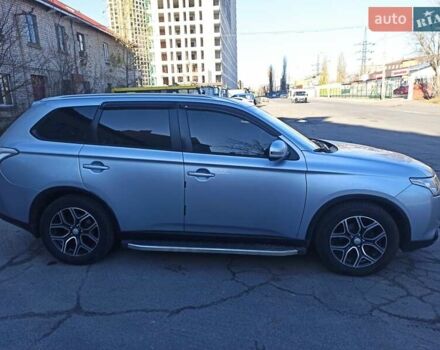 Серый Мицубиси Аутлендер, объемом двигателя 2.4 л и пробегом 197 тыс. км за 14000 $, фото 3 на Automoto.ua