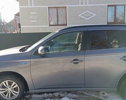 Сірий Міцубісі Аутлендер, об'ємом двигуна 2 л та пробігом 170 тис. км за 15200 $, фото 4 на Automoto.ua