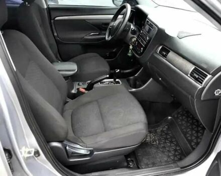 Міцубісі Аутлендер 2014 у Львові на Automoto.ua Сірий Міцубісі Аутлендер, об'ємом двигуна 2 л та пробігом 200 тис. км за 10800 $, фото 12 на Automoto.ua