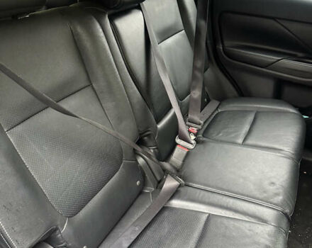 Сірий Міцубісі Аутлендер, об'ємом двигуна 2.4 л та пробігом 219 тис. км за 10800 $, фото 5 на Automoto.ua