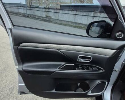 Сірий Міцубісі Аутлендер, об'ємом двигуна 2.36 л та пробігом 182 тис. км за 13600 $, фото 12 на Automoto.ua