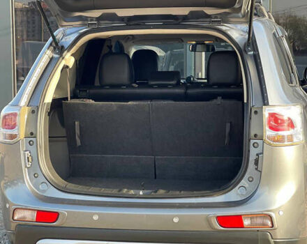 Сірий Міцубісі Аутлендер, об'ємом двигуна 2.4 л та пробігом 209 тис. км за 12200 $, фото 15 на Automoto.ua