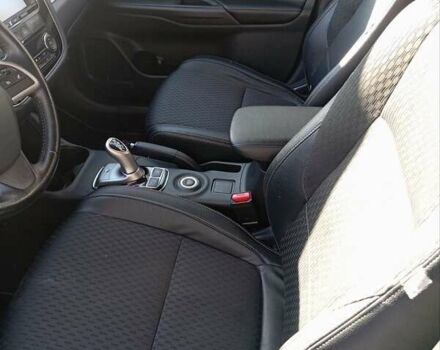 Сірий Міцубісі Аутлендер, об'ємом двигуна 2 л та пробігом 170 тис. км за 15200 $, фото 9 на Automoto.ua