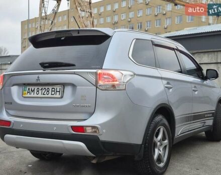 Сірий Міцубісі Аутлендер, об'ємом двигуна 2.36 л та пробігом 182 тис. км за 13600 $, фото 6 на Automoto.ua
