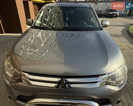 Серый Мицубиси Аутлендер, объемом двигателя 2 л и пробегом 137 тыс. км за 13700 $, фото 3 на Automoto.ua
