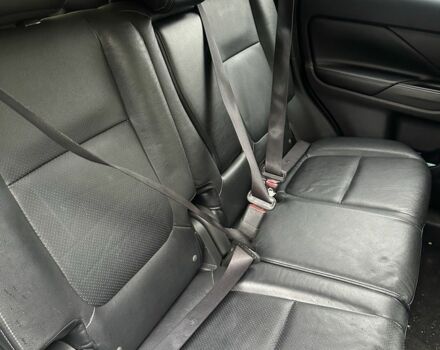 Сірий Міцубісі Аутлендер, об'ємом двигуна 2.4 л та пробігом 219 тис. км за 10800 $, фото 6 на Automoto.ua