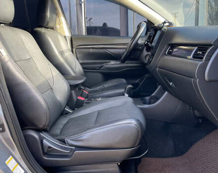 Сірий Міцубісі Аутлендер, об'ємом двигуна 2.4 л та пробігом 209 тис. км за 12200 $, фото 11 на Automoto.ua