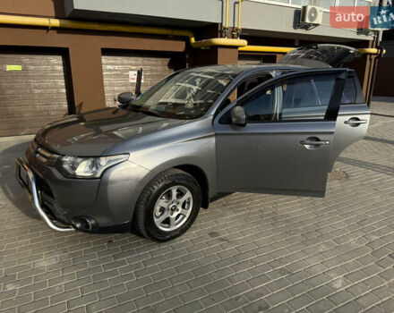 Серый Мицубиси Аутлендер, объемом двигателя 2 л и пробегом 137 тыс. км за 13700 $, фото 15 на Automoto.ua