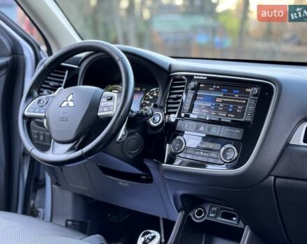 Серый Мицубиси Аутлендер, объемом двигателя 2 л и пробегом 200 тыс. км за 13999 $, фото 40 на Automoto.ua