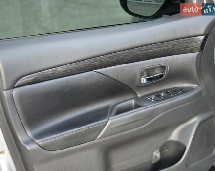 Серый Мицубиси Аутлендер, объемом двигателя 2.36 л и пробегом 164 тыс. км за 17900 $, фото 37 на Automoto.ua