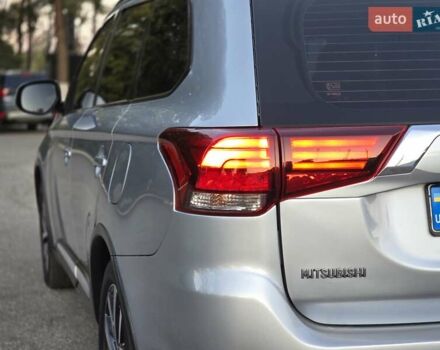 Серый Мицубиси Аутлендер, объемом двигателя 2.36 л и пробегом 164 тыс. км за 17900 $, фото 16 на Automoto.ua