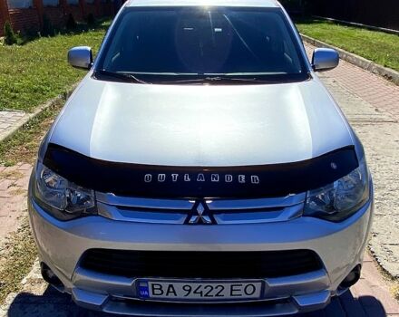 Серый Мицубиси Аутлендер, объемом двигателя 2.4 л и пробегом 250 тыс. км за 13300 $, фото 2 на Automoto.ua