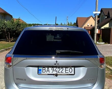 Серый Мицубиси Аутлендер, объемом двигателя 2.4 л и пробегом 250 тыс. км за 13300 $, фото 6 на Automoto.ua