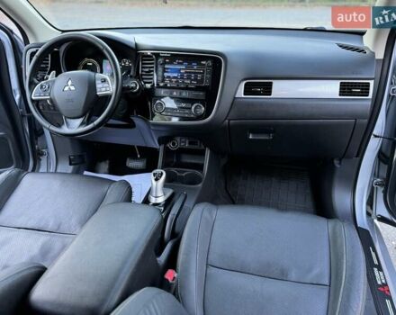 Серый Мицубиси Аутлендер, объемом двигателя 2 л и пробегом 200 тыс. км за 13999 $, фото 41 на Automoto.ua