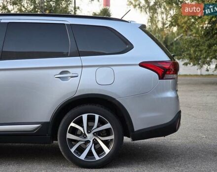 Серый Мицубиси Аутлендер, объемом двигателя 2.36 л и пробегом 164 тыс. км за 17900 $, фото 7 на Automoto.ua