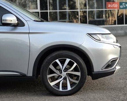 Серый Мицубиси Аутлендер, объемом двигателя 2.36 л и пробегом 164 тыс. км за 17900 $, фото 9 на Automoto.ua