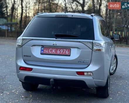 Серый Мицубиси Аутлендер, объемом двигателя 2 л и пробегом 200 тыс. км за 13999 $, фото 27 на Automoto.ua