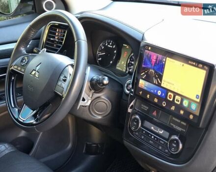 Серый Мицубиси Аутлендер, объемом двигателя 2.36 л и пробегом 164 тыс. км за 17500 $, фото 15 на Automoto.ua