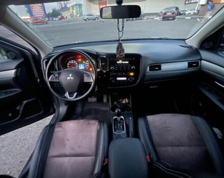 Серый Мицубиси Аутлендер, объемом двигателя 2.4 л и пробегом 225 тыс. км за 12000 $, фото 6 на Automoto.ua