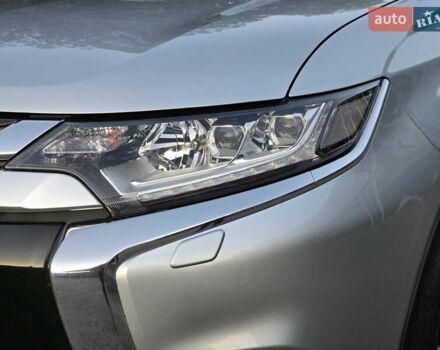 Серый Мицубиси Аутлендер, объемом двигателя 2.36 л и пробегом 164 тыс. км за 17900 $, фото 12 на Automoto.ua