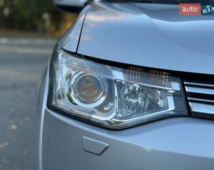 Серый Мицубиси Аутлендер, объемом двигателя 2 л и пробегом 200 тыс. км за 13999 $, фото 16 на Automoto.ua