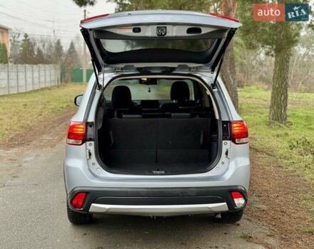 Серый Мицубиси Аутлендер, объемом двигателя 2.2 л и пробегом 180 тыс. км за 16499 $, фото 8 на Automoto.ua