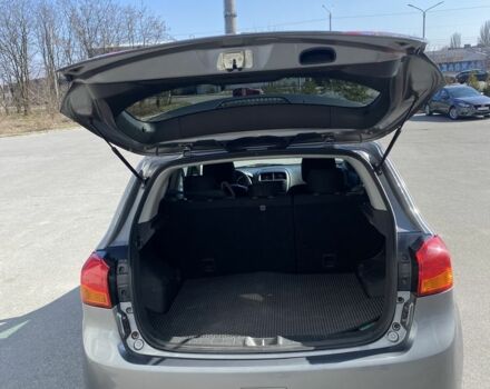 Серый Мицубиси Аутлендер, объемом двигателя 2.4 л и пробегом 250 тыс. км за 10800 $, фото 5 на Automoto.ua