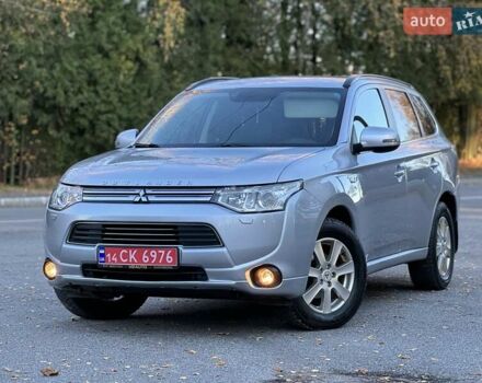 Серый Мицубиси Аутлендер, объемом двигателя 2 л и пробегом 200 тыс. км за 13999 $, фото 8 на Automoto.ua