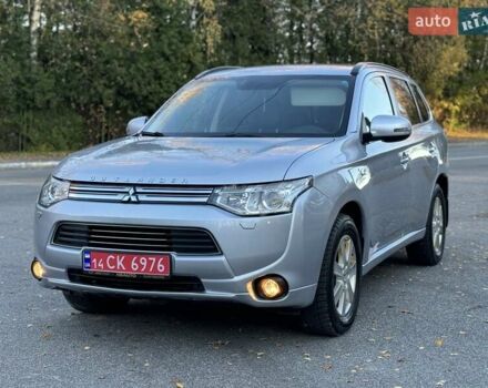 Серый Мицубиси Аутлендер, объемом двигателя 2 л и пробегом 200 тыс. км за 13999 $, фото 13 на Automoto.ua