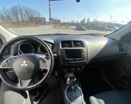 Серый Мицубиси Аутлендер, объемом двигателя 2.4 л и пробегом 250 тыс. км за 10800 $, фото 6 на Automoto.ua