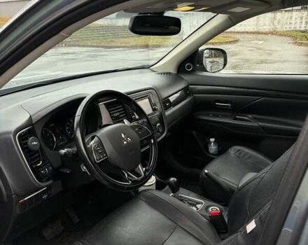 Сірий Міцубісі Аутлендер, об'ємом двигуна 3 л та пробігом 214 тис. км за 16000 $, фото 2 на Automoto.ua