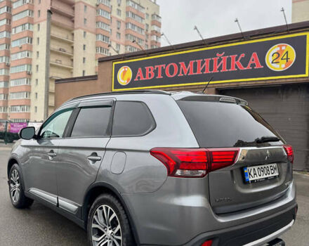 Серый Мицубиси Аутлендер, объемом двигателя 2.36 л и пробегом 182 тыс. км за 15500 $, фото 4 на Automoto.ua