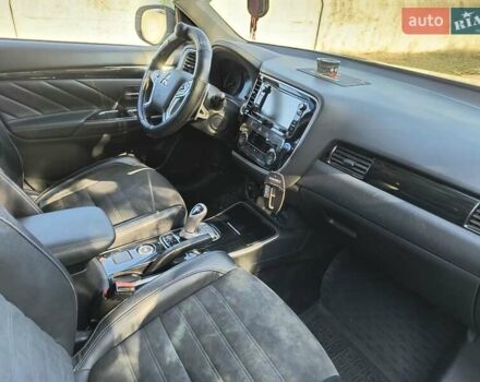 Серый Мицубиси Аутлендер, объемом двигателя 2 л и пробегом 116 тыс. км за 19000 $, фото 18 на Automoto.ua