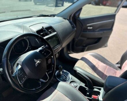 Серый Мицубиси Аутлендер, объемом двигателя 2 л и пробегом 167 тыс. км за 12900 $, фото 1 на Automoto.ua