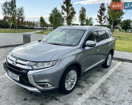 Сірий Міцубісі Аутлендер, об'ємом двигуна 2.27 л та пробігом 210 тис. км за 22000 $, фото 1 на Automoto.ua