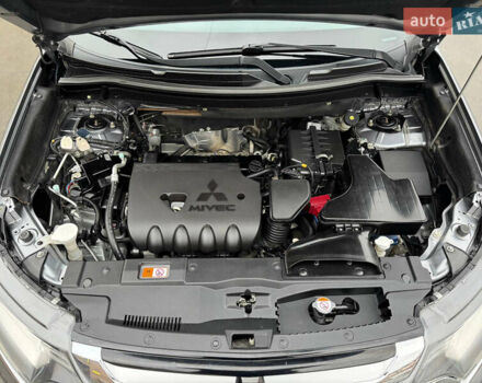 Серый Мицубиси Аутлендер, объемом двигателя 2.36 л и пробегом 182 тыс. км за 15500 $, фото 21 на Automoto.ua