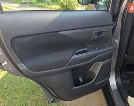 Серый Мицубиси Аутлендер, объемом двигателя 2 л и пробегом 44 тыс. км за 17900 $, фото 27 на Automoto.ua