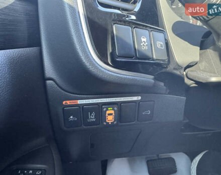 Сірий Міцубісі Аутлендер, об'ємом двигуна 2.36 л та пробігом 123 тис. км за 17400 $, фото 11 на Automoto.ua