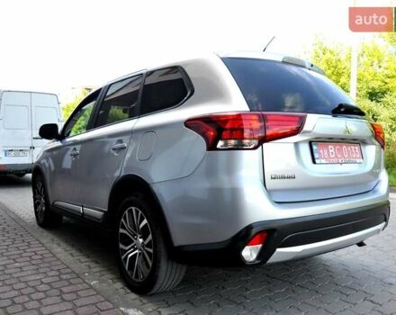 Міцубісі Аутлендер 2016 у Львові на Automoto.ua Сірий Міцубісі Аутлендер, об'ємом двигуна 2.36 л та пробігом 256 тис. км за 11700 $, фото 13 на Automoto.ua