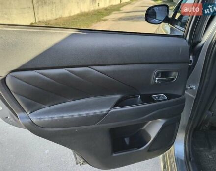 Серый Мицубиси Аутлендер, объемом двигателя 2 л и пробегом 116 тыс. км за 19000 $, фото 15 на Automoto.ua