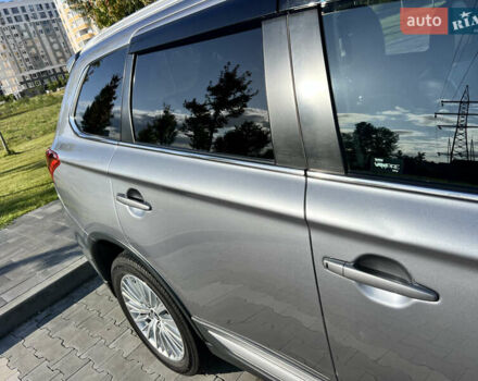 Сірий Міцубісі Аутлендер, об'ємом двигуна 2.27 л та пробігом 210 тис. км за 22000 $, фото 16 на Automoto.ua