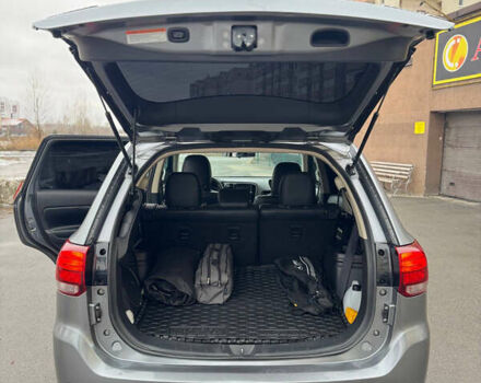 Серый Мицубиси Аутлендер, объемом двигателя 2.36 л и пробегом 182 тыс. км за 15500 $, фото 5 на Automoto.ua