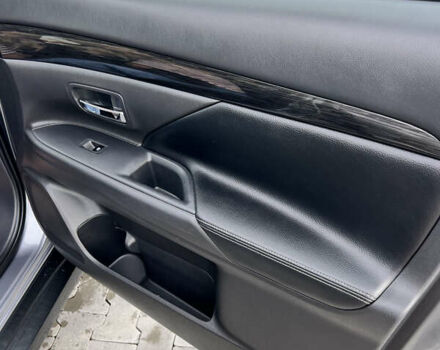 Сірий Міцубісі Аутлендер, об'ємом двигуна 2.27 л та пробігом 210 тис. км за 22000 $, фото 22 на Automoto.ua