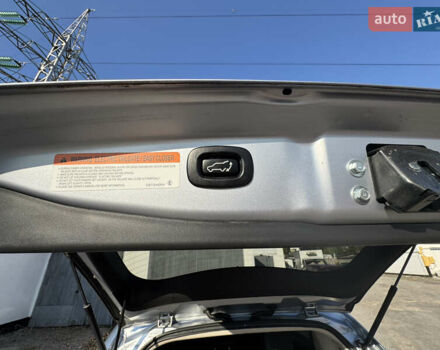 Сірий Міцубісі Аутлендер, об'ємом двигуна 2.36 л та пробігом 123 тис. км за 17400 $, фото 4 на Automoto.ua