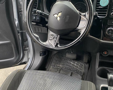 Сірий Міцубісі Аутлендер, об'ємом двигуна 2.36 л та пробігом 120 тис. км за 14000 $, фото 7 на Automoto.ua