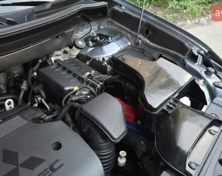 Серый Мицубиси Аутлендер, объемом двигателя 2 л и пробегом 44 тыс. км за 17900 $, фото 71 на Automoto.ua