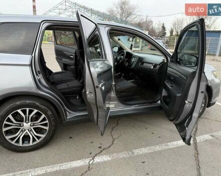 Сірий Міцубісі Аутлендер, об'ємом двигуна 2.36 л та пробігом 147 тис. км за 13200 $, фото 8 на Automoto.ua